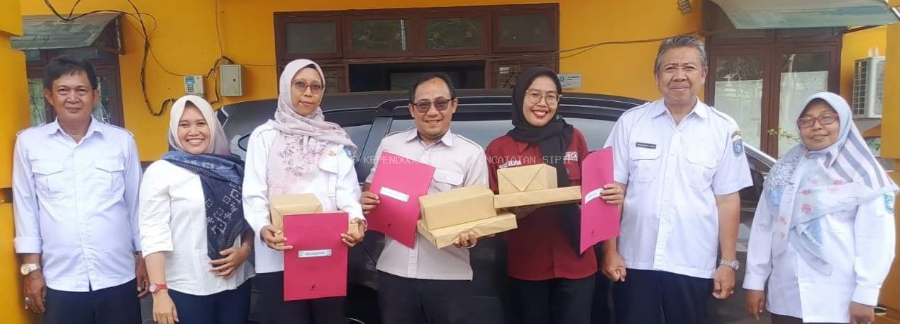 Disdukcapil Bangka Barat Berikan Apresiasi Kinerja Pegawai